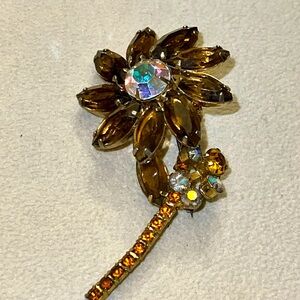 JULIANNA VINTAGE FLOWER BROOCH VERIFIED